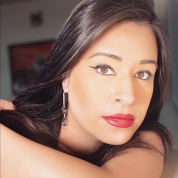 Meet your Posher, Marlene - Picture 1 of 1